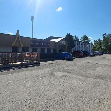 Sundre Motor Inn מראה חיצוני תמונה