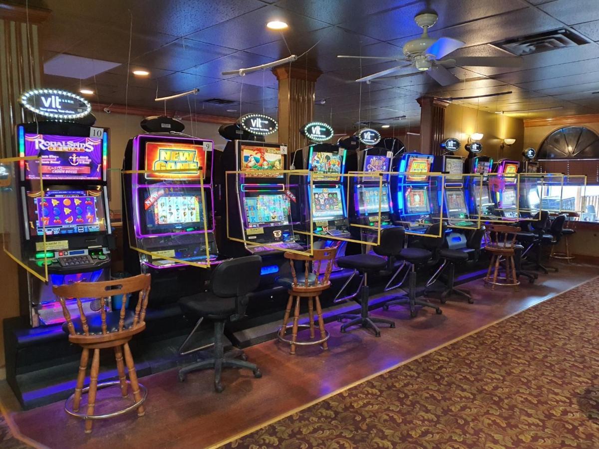Sundre Motor Inn מראה חיצוני תמונה