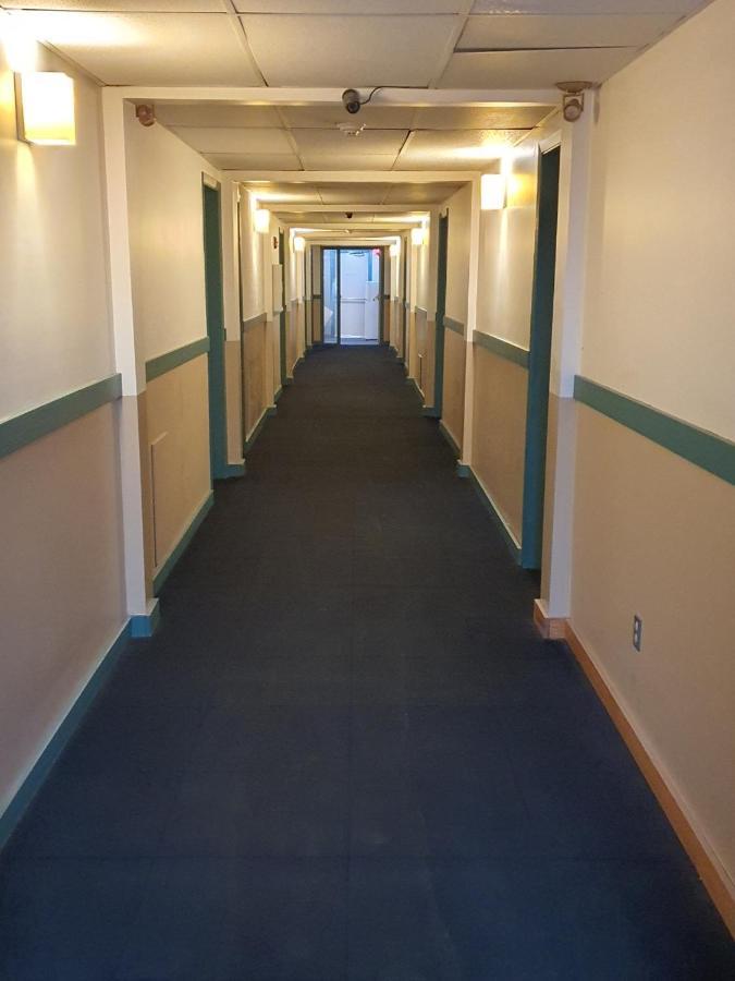 Sundre Motor Inn מראה חיצוני תמונה