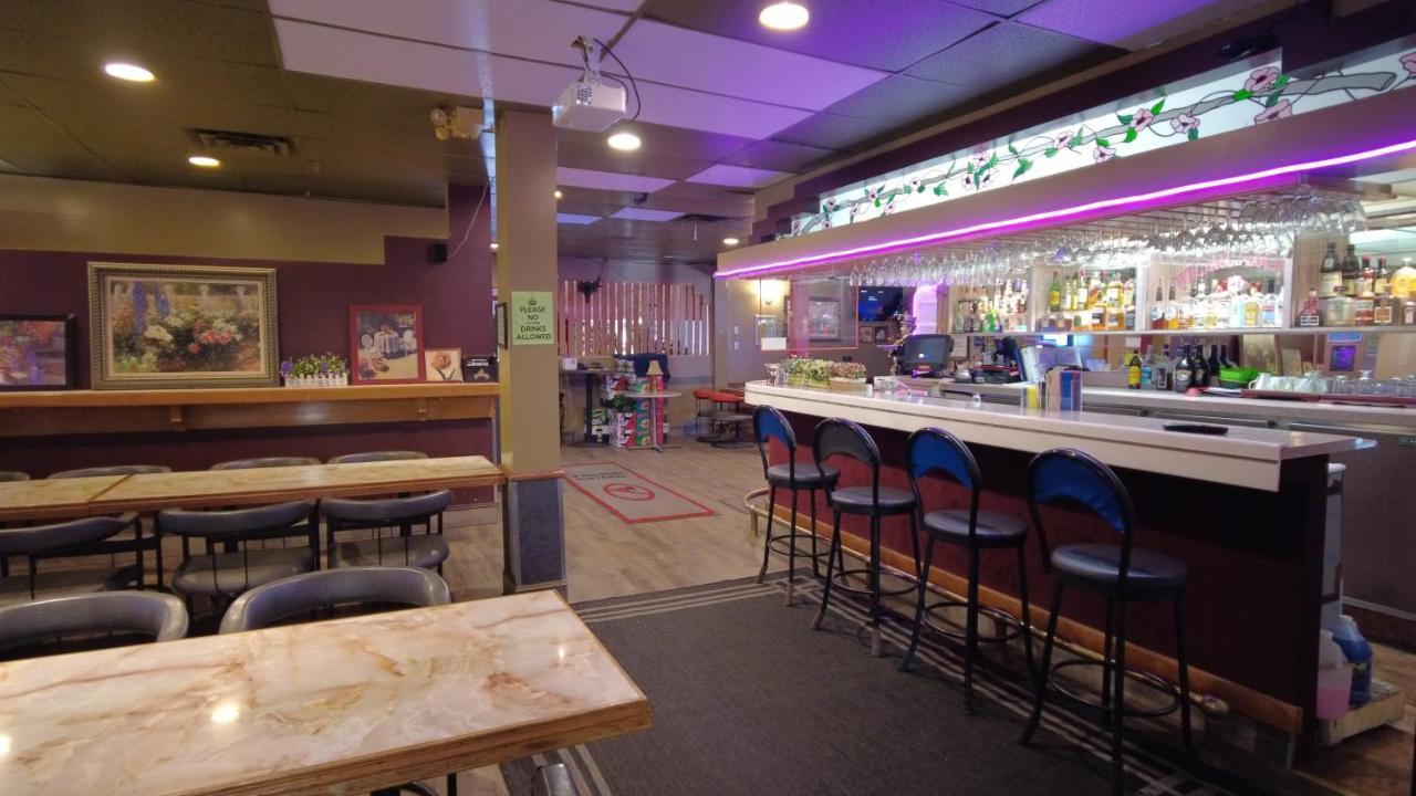 Sundre Motor Inn מראה חיצוני תמונה