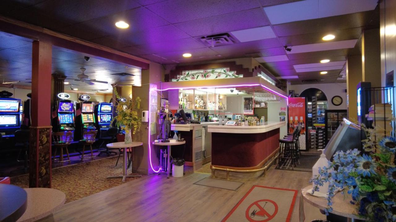 Sundre Motor Inn מראה חיצוני תמונה
