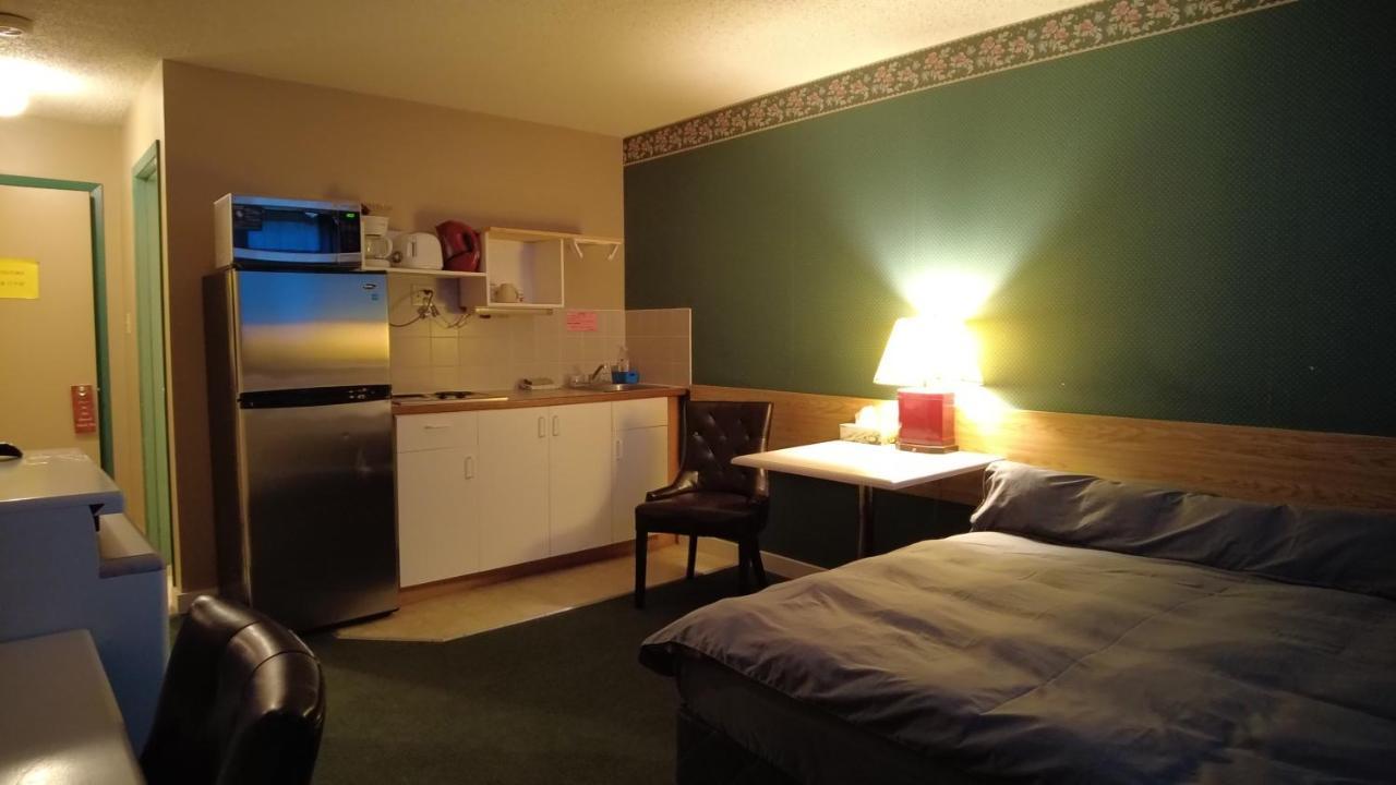 Sundre Motor Inn מראה חיצוני תמונה