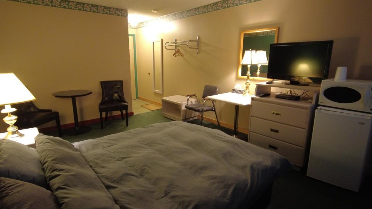 Sundre Motor Inn מראה חיצוני תמונה