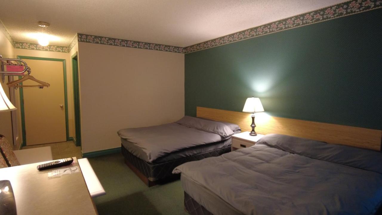 Sundre Motor Inn מראה חיצוני תמונה