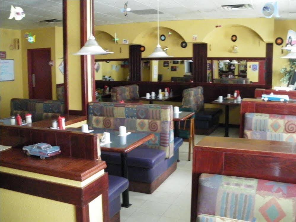 Sundre Motor Inn מראה חיצוני תמונה