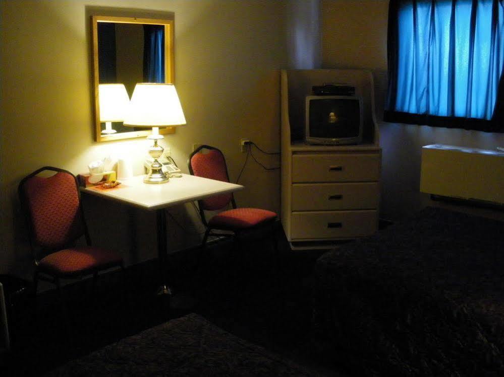 Sundre Motor Inn מראה חיצוני תמונה